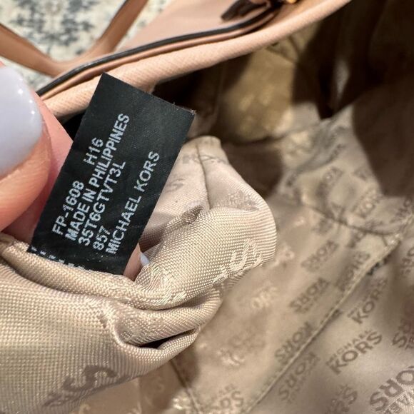 Michael Kors MK Large pale pink tote purse - Picture 6 of 16